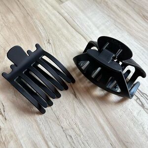 Pair of Large Black Claw Clips
